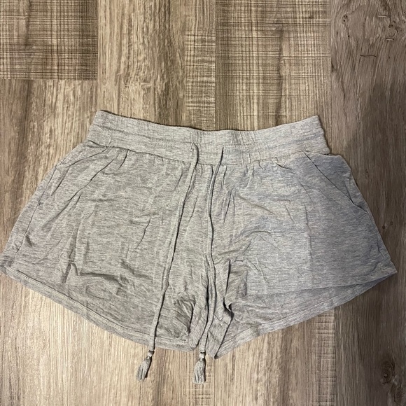 Gray Stars Above shorts Size S - Picture 1 of 3